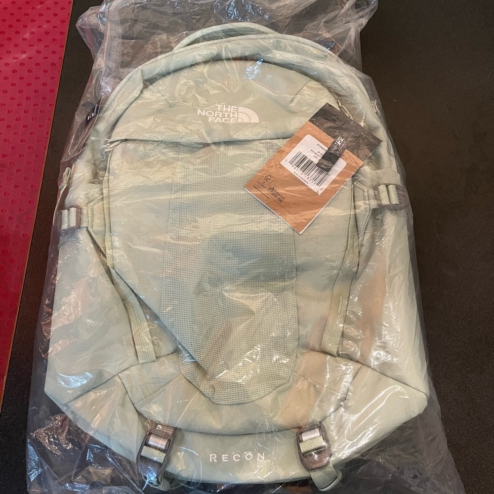 NWT North Face Recon Backpack
